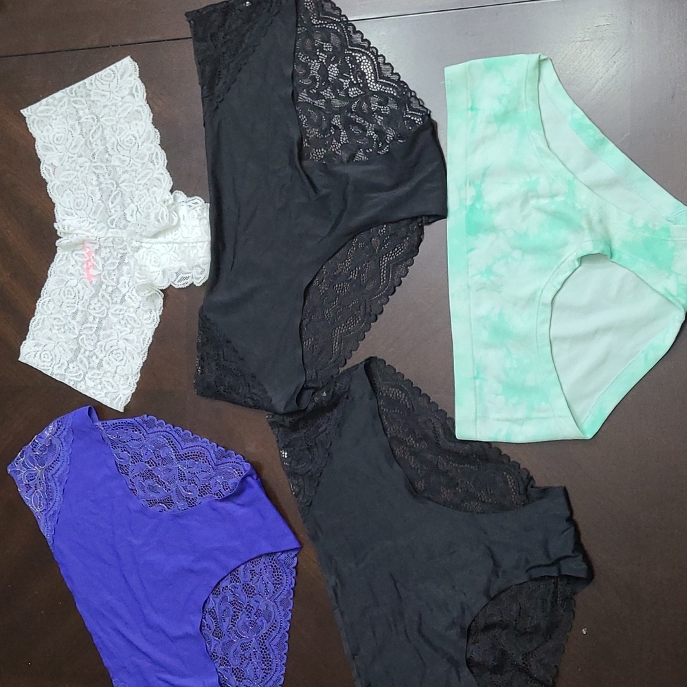 NWOT size L panty bundle